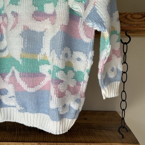 Women’s long sleeve, mock neck colorful sweater with large floral pattern, M - Picture 5 of 11